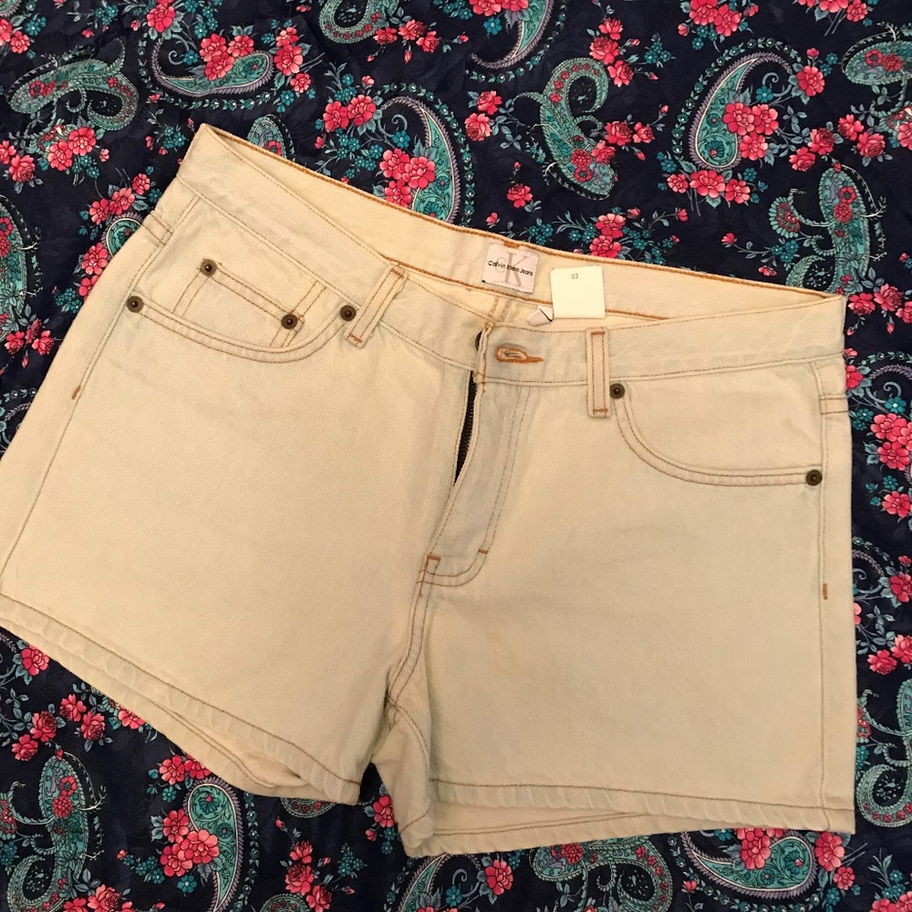 CALVIN KLEIN SHORTS  11